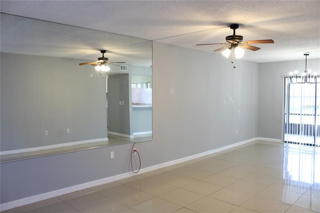 En Renta: $2,250 (3 camas, 2 baños, 1335 Pies cuadrados)