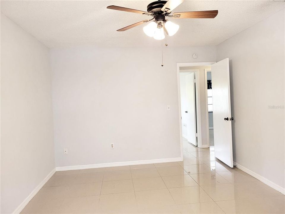 En Renta: $2,250 (3 camas, 2 baños, 1335 Pies cuadrados)