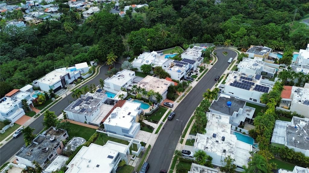 Vendido Recientemente: $737,500 (4 camas, 3 baños, 2678 Pies cuadrados)