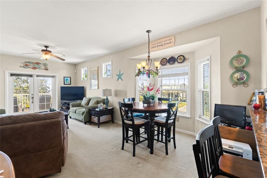 For Sale: $299,900 (2 beds, 2 baths, 1161 Square Feet)