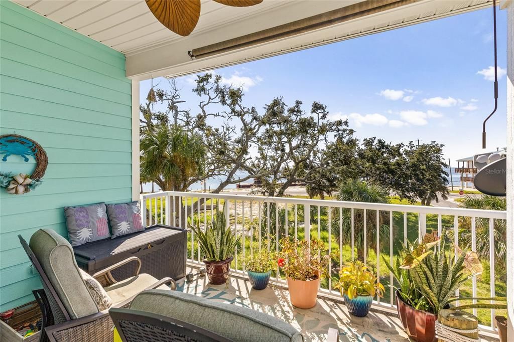 For Sale: $299,900 (2 beds, 2 baths, 1161 Square Feet)