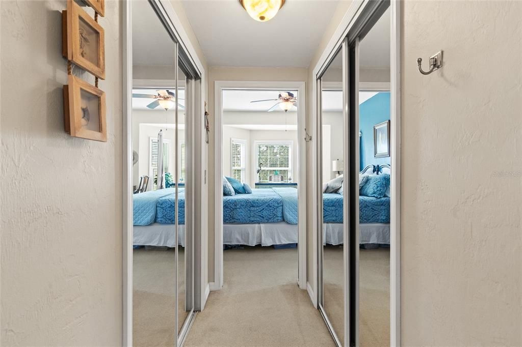 For Sale: $299,900 (2 beds, 2 baths, 1161 Square Feet)