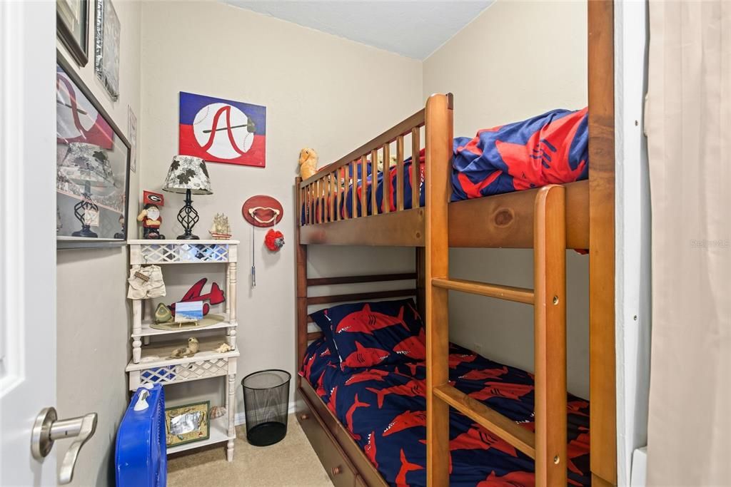 For Sale: $299,900 (2 beds, 2 baths, 1161 Square Feet)