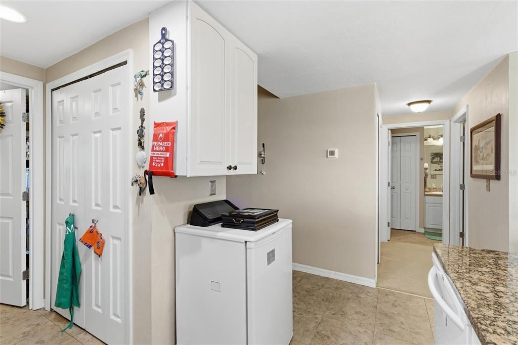 For Sale: $299,900 (2 beds, 2 baths, 1161 Square Feet)