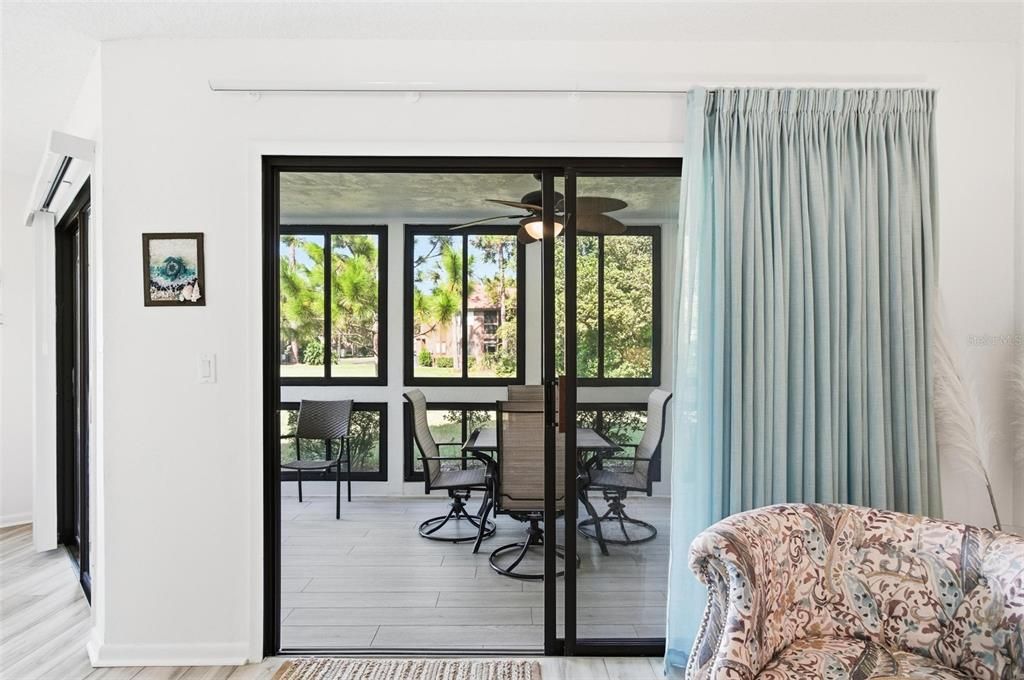 На продажу: $234,000 (2 спален, 2 ванн, 1098 Квадратных фут)