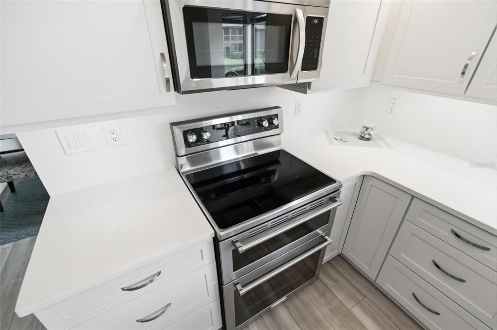 На продажу: $234,000 (2 спален, 2 ванн, 1098 Квадратных фут)