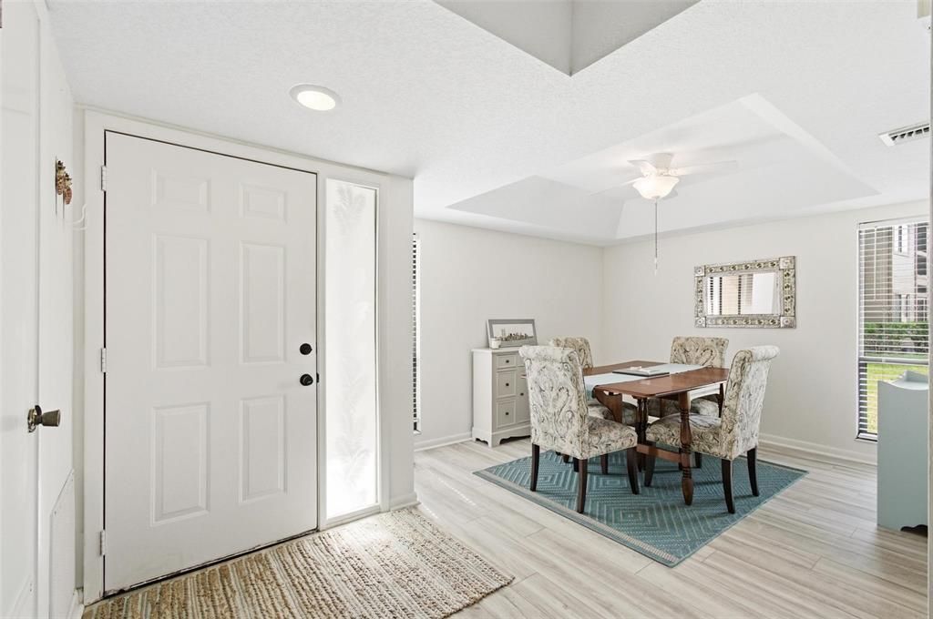 На продажу: $234,000 (2 спален, 2 ванн, 1098 Квадратных фут)