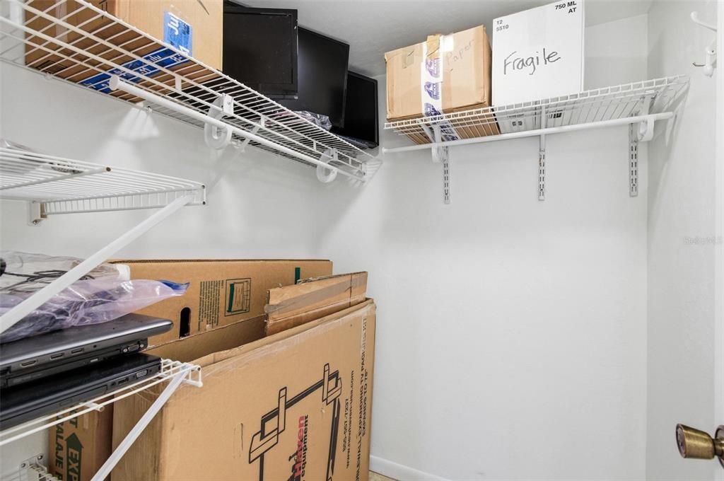 На продажу: $234,000 (2 спален, 2 ванн, 1098 Квадратных фут)