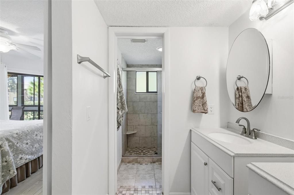 На продажу: $234,000 (2 спален, 2 ванн, 1098 Квадратных фут)