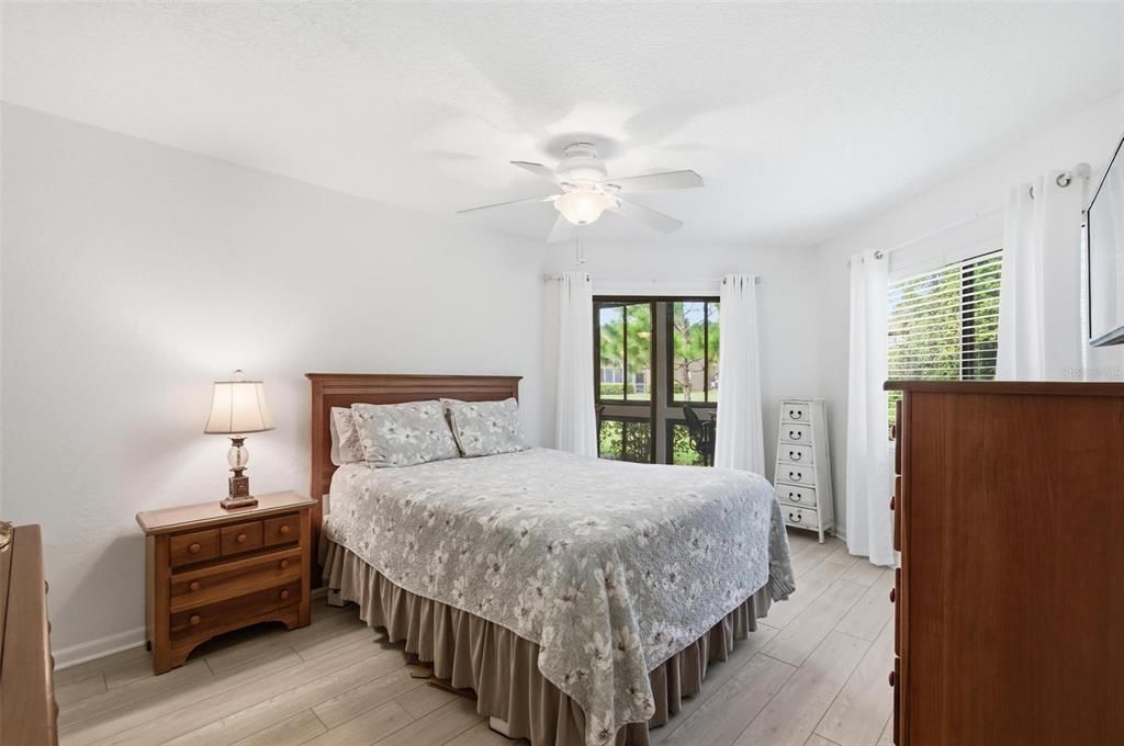 На продажу: $234,000 (2 спален, 2 ванн, 1098 Квадратных фут)