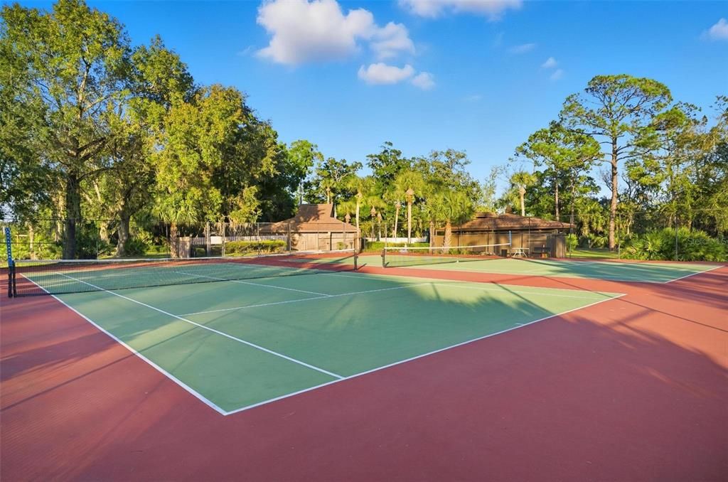 На продажу: $234,000 (2 спален, 2 ванн, 1098 Квадратных фут)