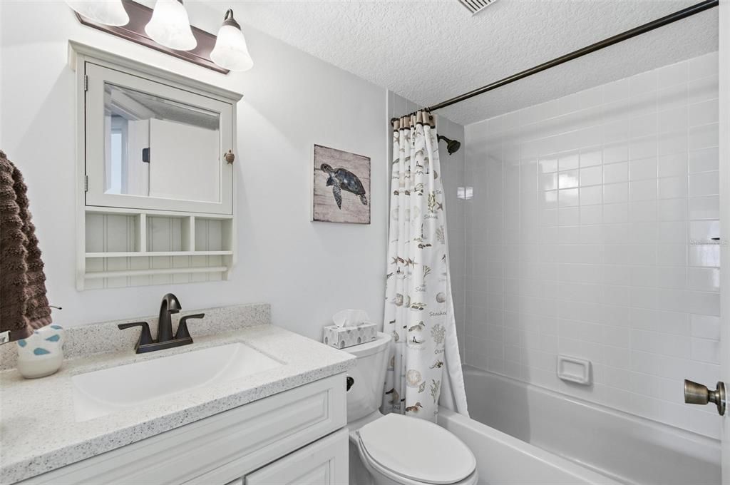 На продажу: $234,000 (2 спален, 2 ванн, 1098 Квадратных фут)