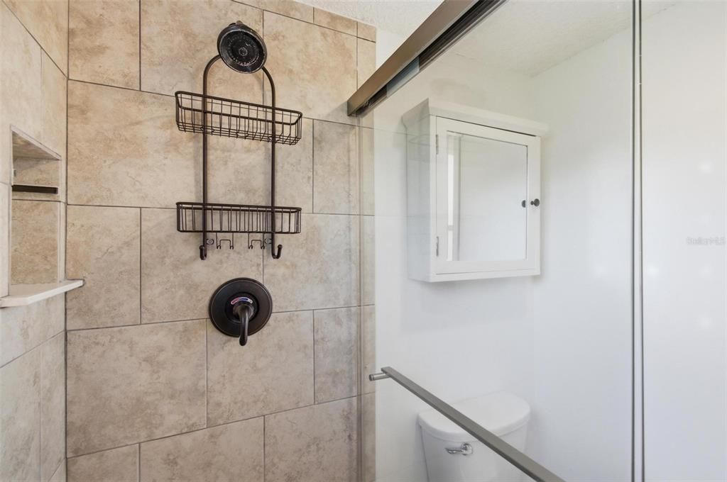 На продажу: $234,000 (2 спален, 2 ванн, 1098 Квадратных фут)