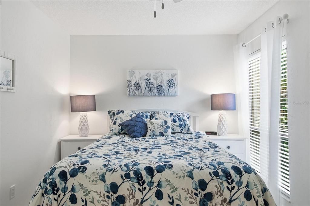 На продажу: $234,000 (2 спален, 2 ванн, 1098 Квадратных фут)