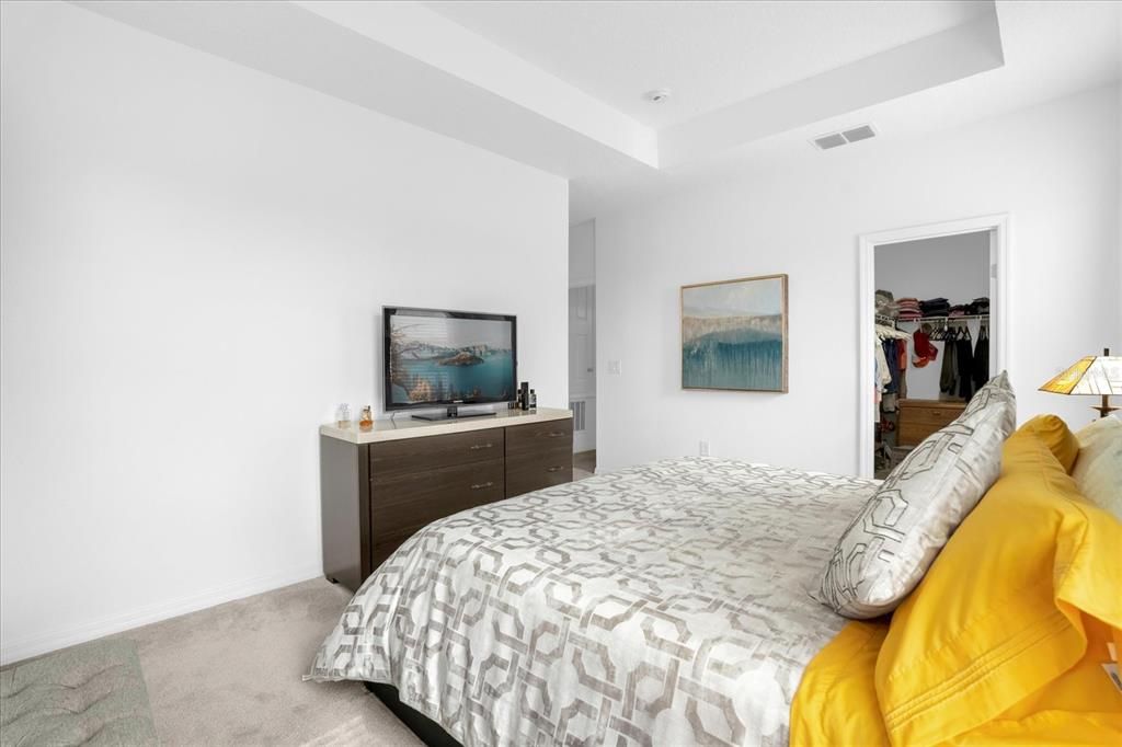 Active With Contract: $2,350 (3 beds, 2 baths, 1703 Square Feet)