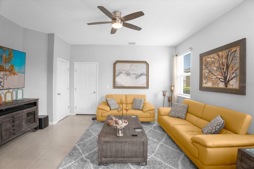 Active With Contract: $2,350 (3 beds, 2 baths, 1703 Square Feet)