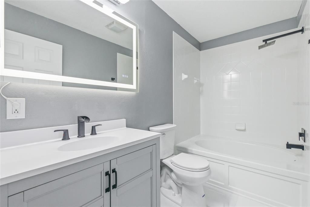 На продажу: $259,000 (2 спален, 2 ванн, 1560 Квадратных фут)