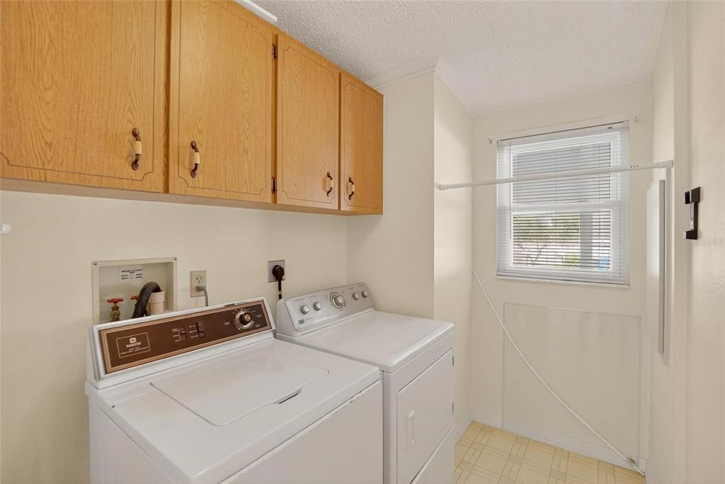 На продажу: $185,000 (2 спален, 2 ванн, 1378 Квадратных фут)