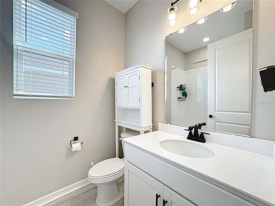 For Sale: $379,900 (4 beds, 3 baths, 1934 Square Feet)