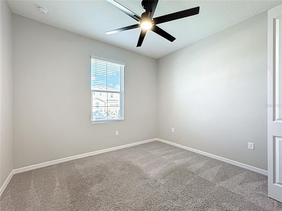 For Sale: $379,900 (4 beds, 3 baths, 1934 Square Feet)