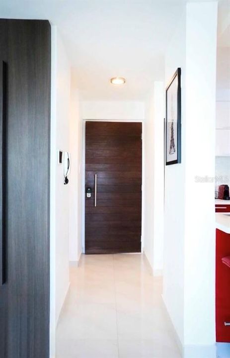 Active With Contract: $325,000 (1 beds, 1 baths, 479 Square Feet)