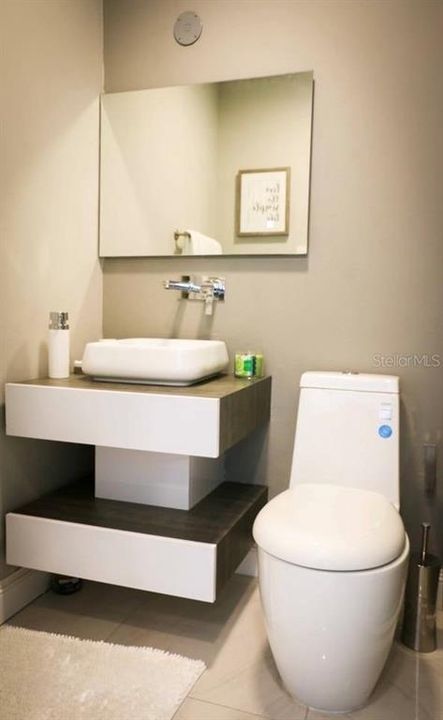 Active With Contract: $325,000 (1 beds, 1 baths, 479 Square Feet)