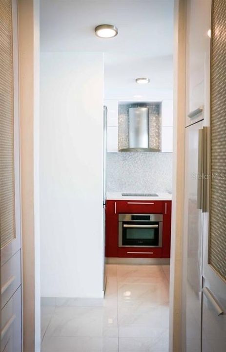 Active With Contract: $325,000 (1 beds, 1 baths, 479 Square Feet)