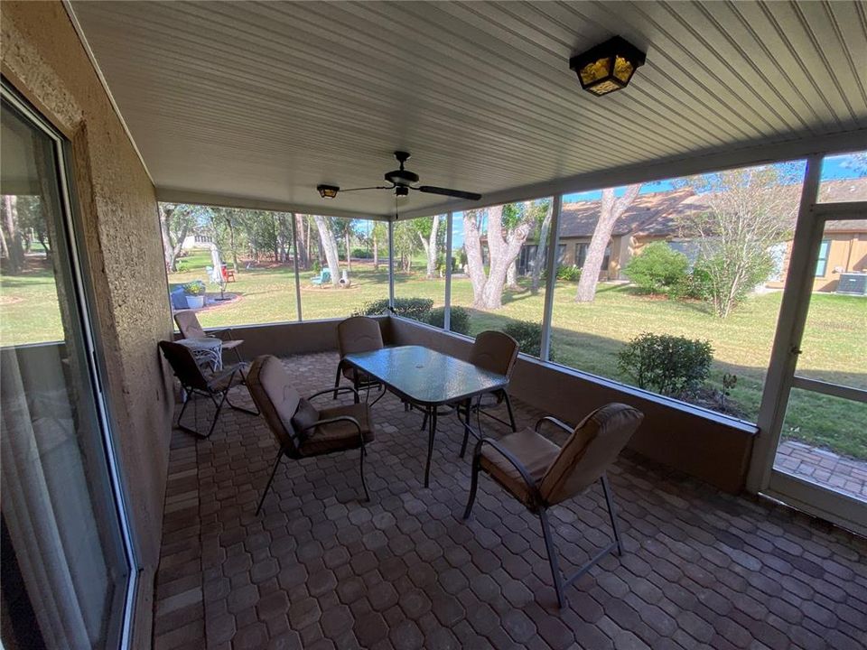 Под контрактом: $279,900 (2 спален, 2 ванн, 1788 Квадратных фут)