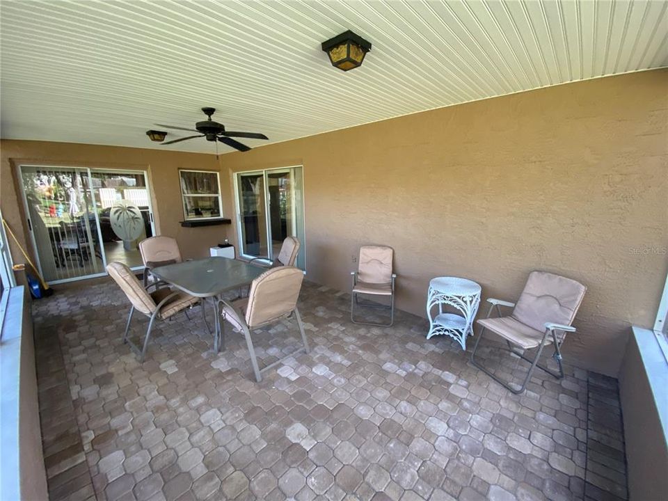 Под контрактом: $279,900 (2 спален, 2 ванн, 1788 Квадратных фут)