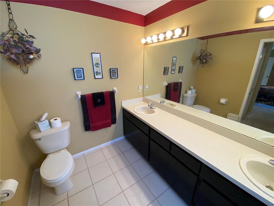 Под контрактом: $279,900 (2 спален, 2 ванн, 1788 Квадратных фут)