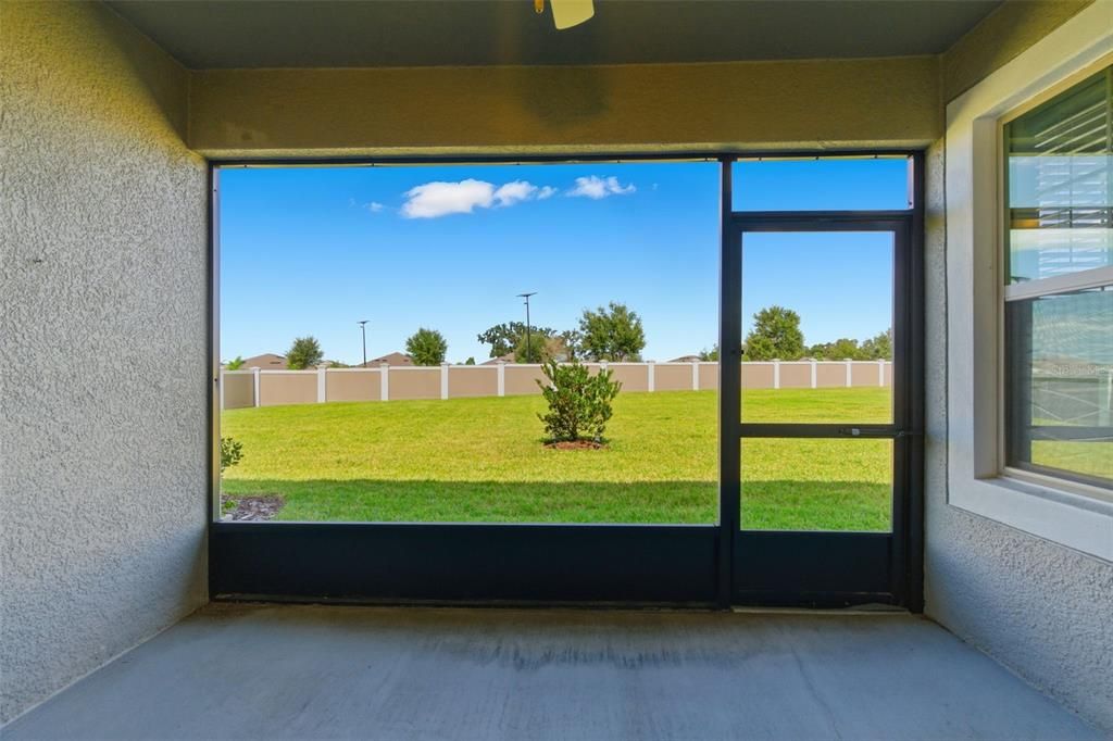 For Sale: $305,000 (2 beds, 2 baths, 1405 Square Feet)