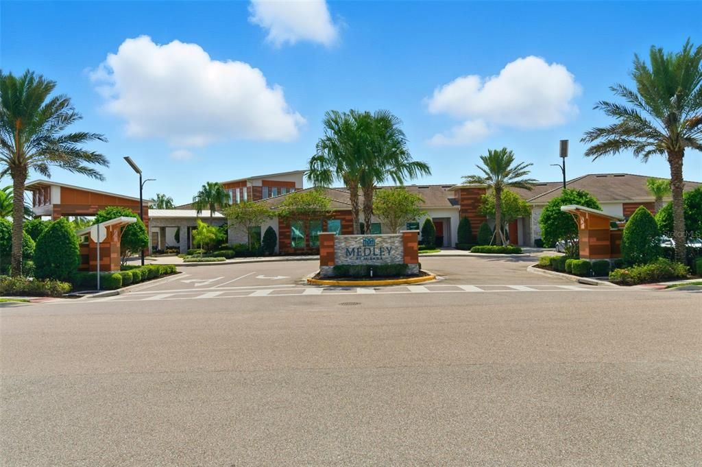 For Sale: $305,000 (2 beds, 2 baths, 1405 Square Feet)