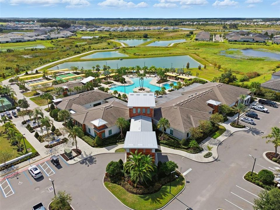 For Sale: $305,000 (2 beds, 2 baths, 1405 Square Feet)