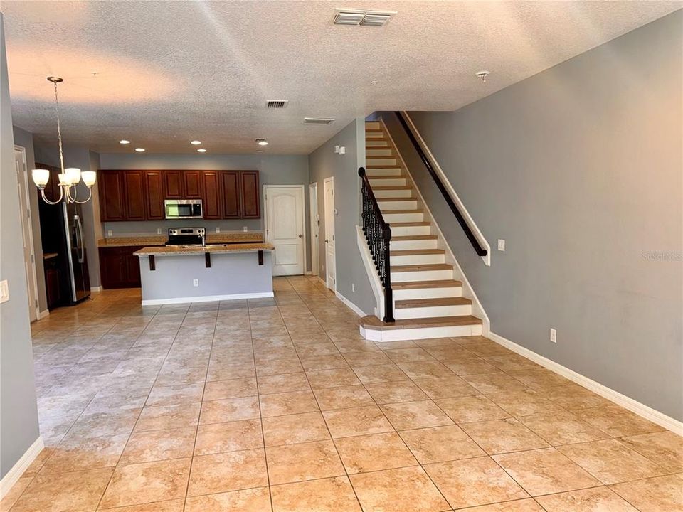 出租: $2,395 (3 贝兹, 2 浴室, 2039 平方英尺)