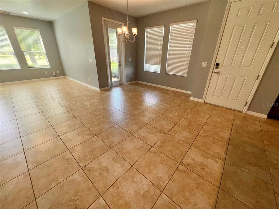 出租: $2,395 (3 贝兹, 2 浴室, 2039 平方英尺)