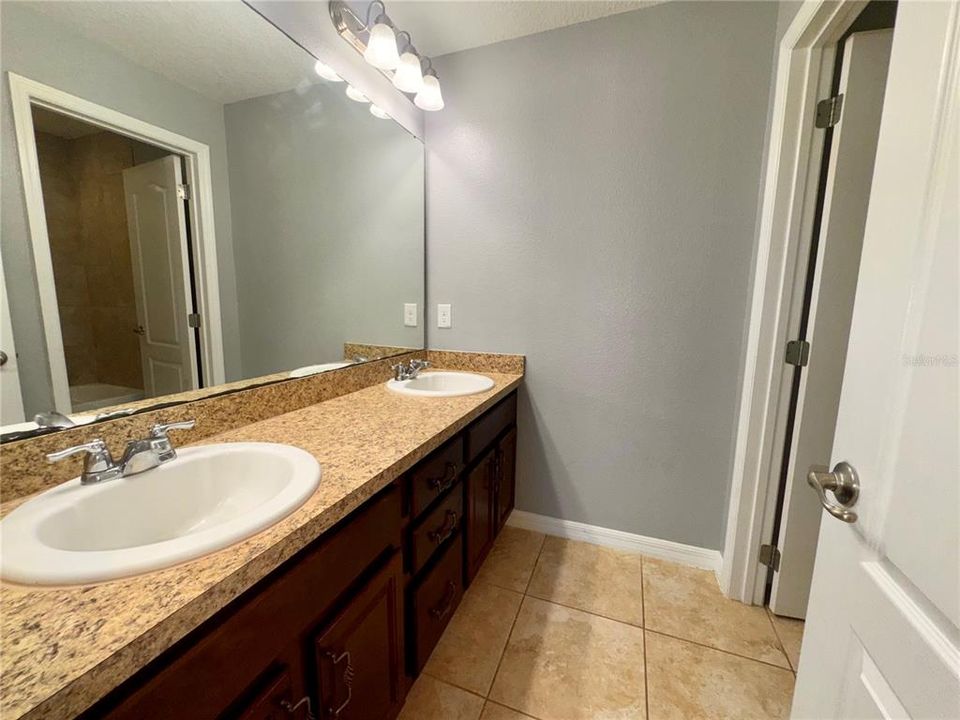 出租: $2,395 (3 贝兹, 2 浴室, 2039 平方英尺)