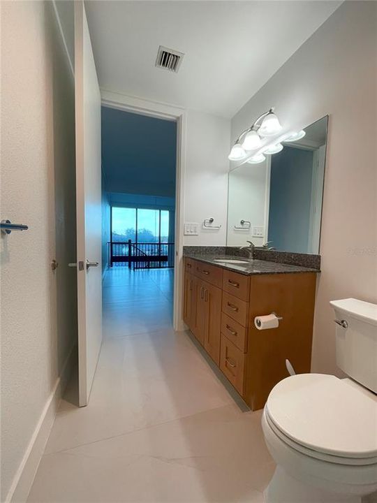 For Rent: $2,400 (1 beds, 1 baths, 950 Square Feet)