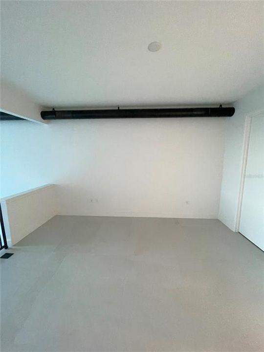 For Rent: $2,400 (1 beds, 1 baths, 950 Square Feet)