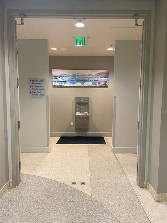 For Rent: $2,400 (1 beds, 1 baths, 950 Square Feet)