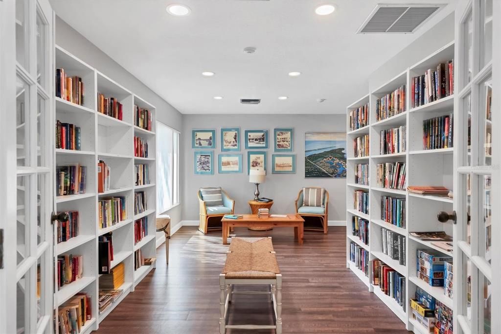 Под контрактом: $349,000 (3 спален, 3 ванн, 1708 Квадратных фут)