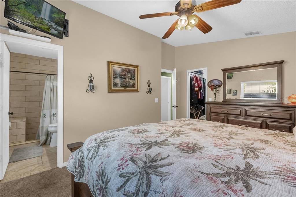 На продажу: $384,000 (4 спален, 2 ванн, 1658 Квадратных фут)