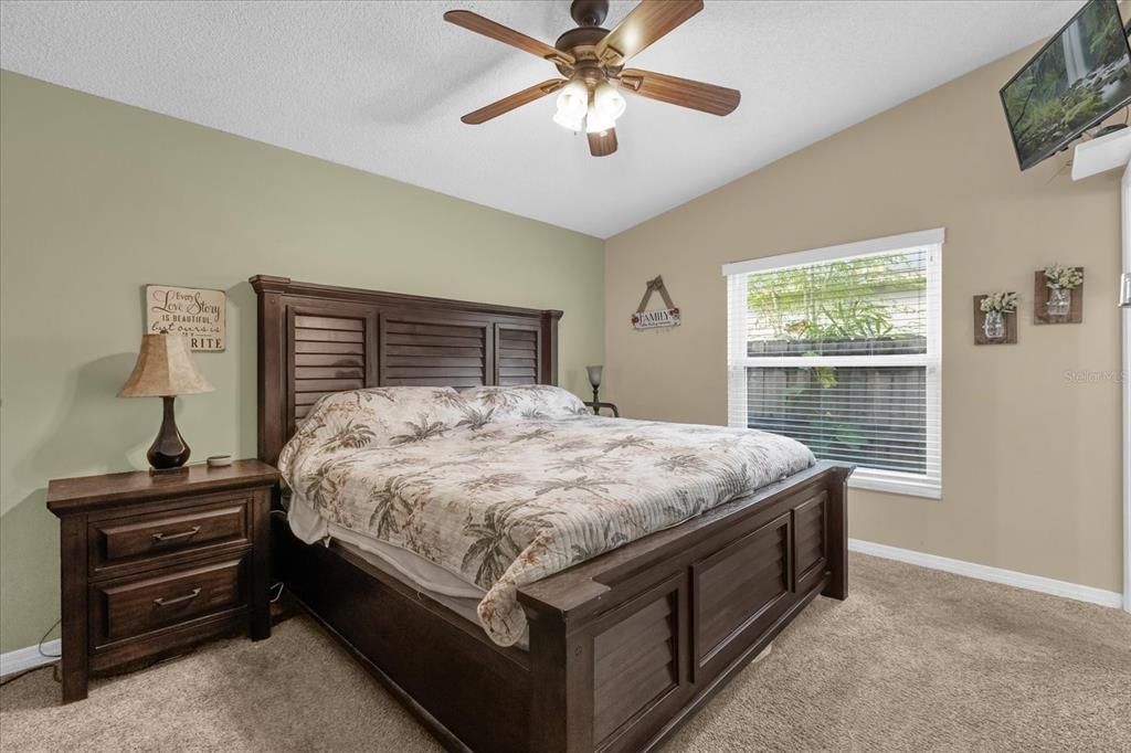 На продажу: $384,000 (4 спален, 2 ванн, 1658 Квадратных фут)