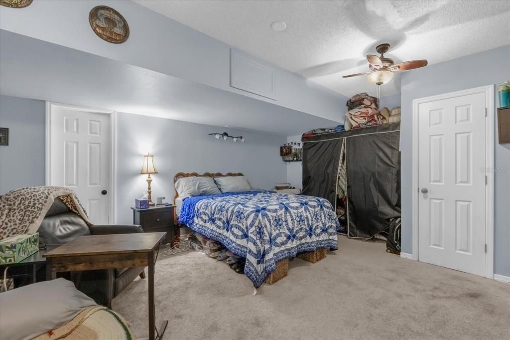 На продажу: $384,000 (4 спален, 2 ванн, 1658 Квадратных фут)