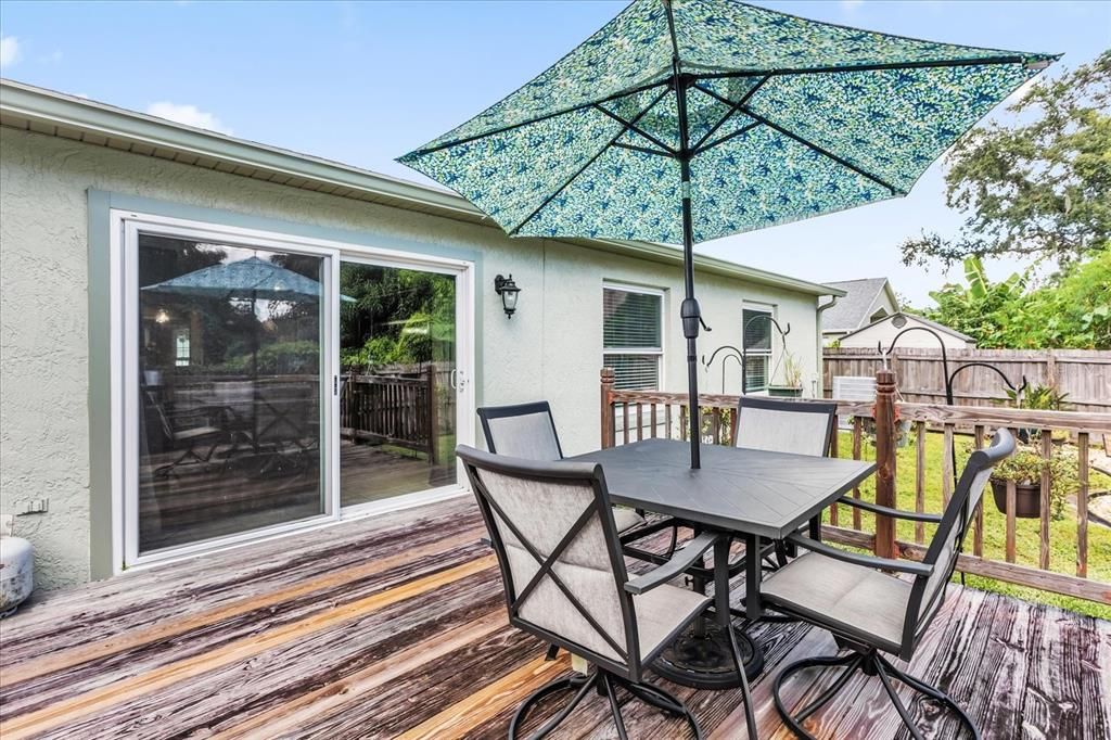 На продажу: $384,000 (4 спален, 2 ванн, 1658 Квадратных фут)