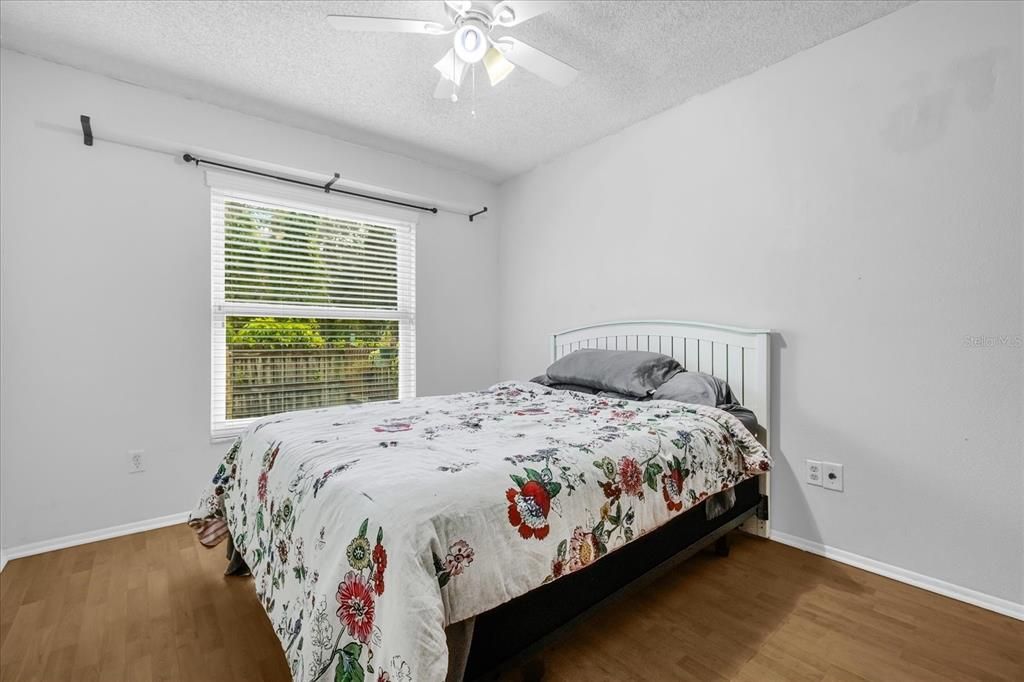 На продажу: $384,000 (4 спален, 2 ванн, 1658 Квадратных фут)