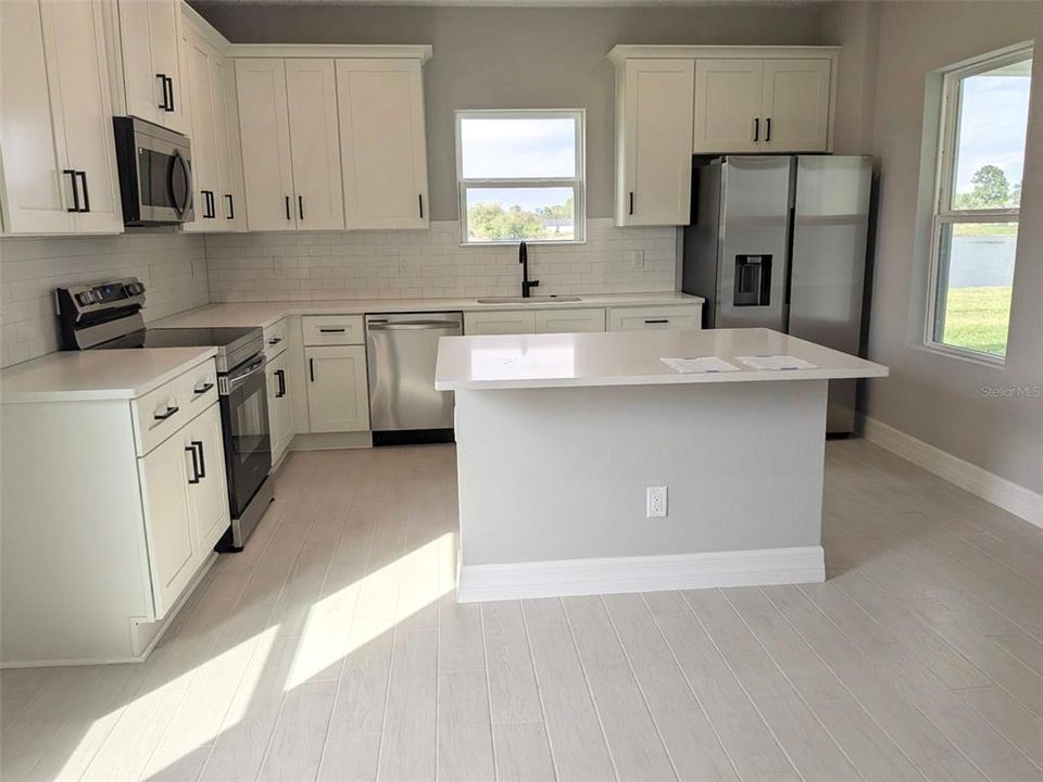 待售: $434,900 (4 贝兹, 3 浴室, 2092 平方英尺)