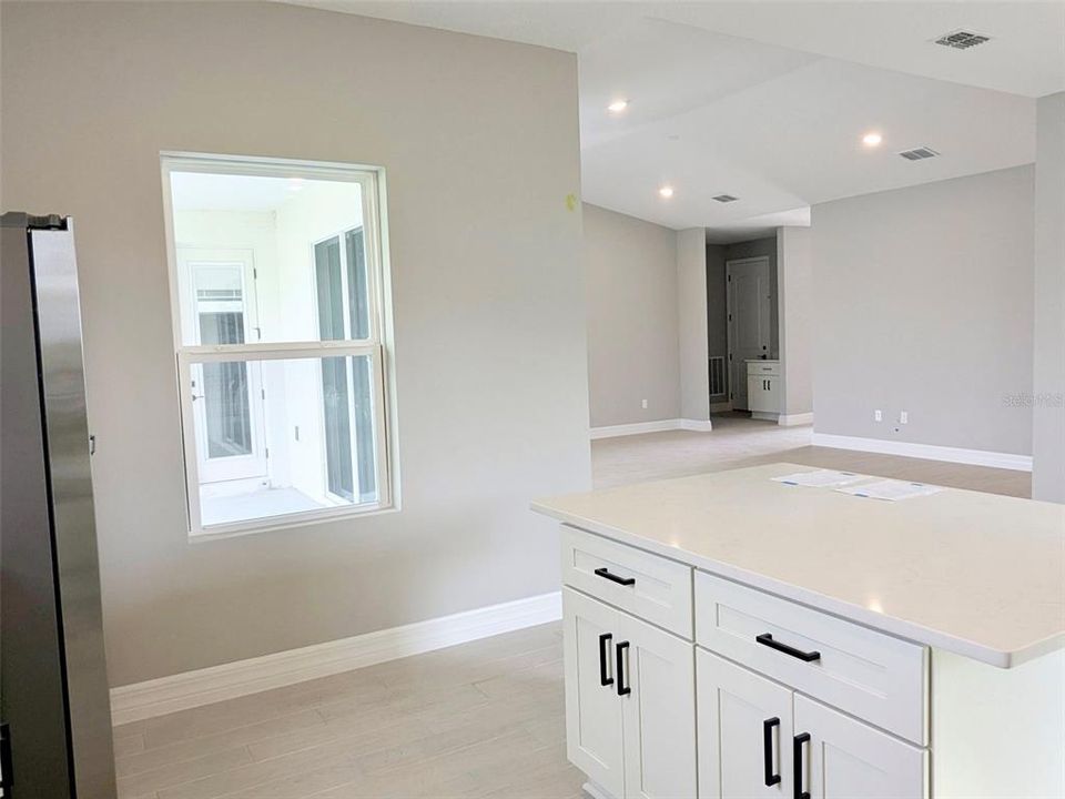 待售: $434,900 (4 贝兹, 3 浴室, 2092 平方英尺)