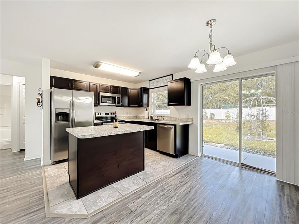 En Venta: $275,000 (3 camas, 2 baños, 1115 Pies cuadrados)