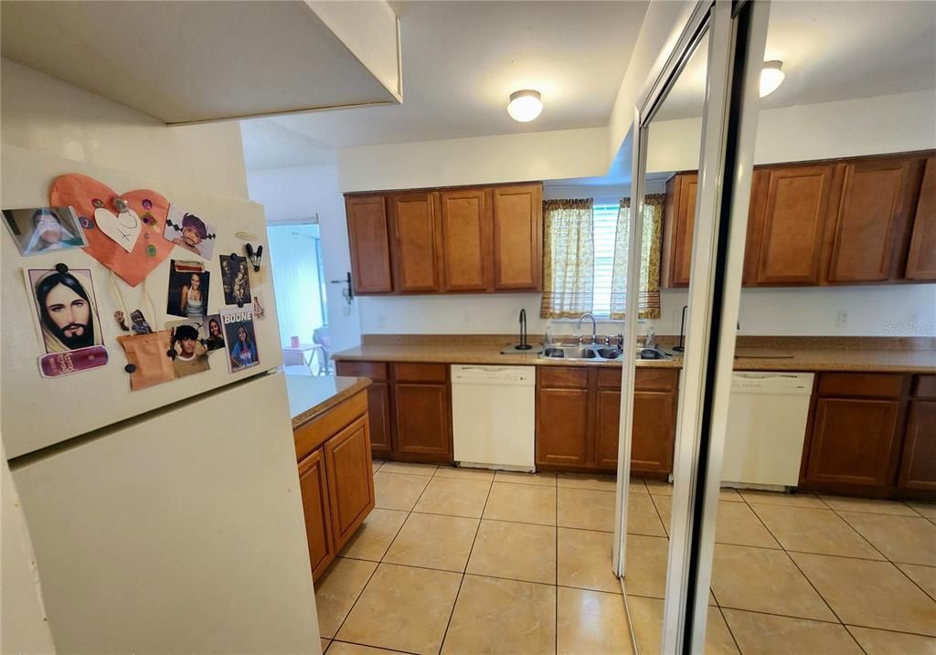 For Sale: $174,990 (2 beds, 2 baths, 1030 Square Feet)