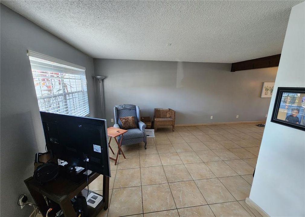 For Sale: $174,990 (2 beds, 2 baths, 1030 Square Feet)